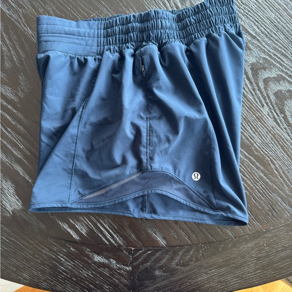 Lululemon 4inch HR Hotty Hot Shorts - True Navy - Picture 2 of 4